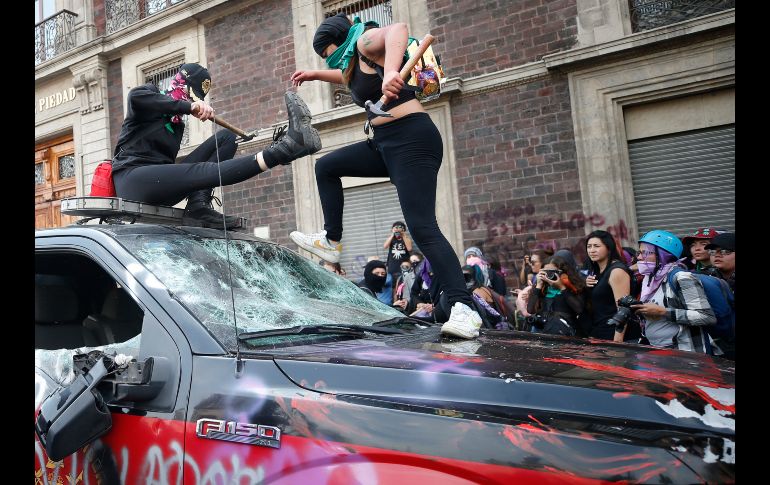 El ataque a un vehículo de Protección Civil. AP/R. Blackwell