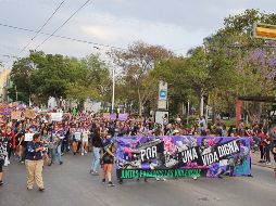 Hasta la avenida Federalismo, la protesta circulaba de manera pacífica. EL INFORMADOR / R. Bobadilla