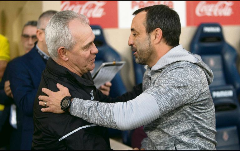 En la batalla. El “Vasco” Aguirre (izq.) anhela la salvación con el Leganés. EFE