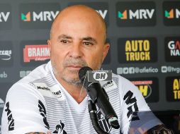 Sampaoli declaró que tuvo ofertas hace algunas semanas con otros clubes, pero decidió aceptar la oferta del conjunto albinegro. TWITTER / @Atletico