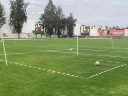 Vacía. Así lució la cancha principal del Club Chivas San Rafael, donde entrena el equipo rojiblanco. 