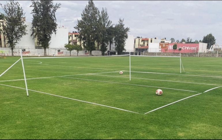 Vacía. Así lució la cancha principal del Club Chivas San Rafael, donde entrena el equipo rojiblanco. 