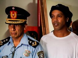 Ronaldinho está retenido en un cuartel de Policía de Asunción, imputado por el uso de un pasaporte paraguayo adulterado. EFE / ARCHIVO