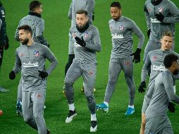 HÉCTOR HERRERA. El mediocampista mexicano (centro) fue incluido en la convocatoria y podrá jugar hoy ante los Reds. EFE 