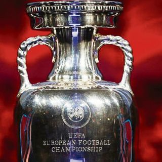 La UEFA pide garantizar que se realice la Euro