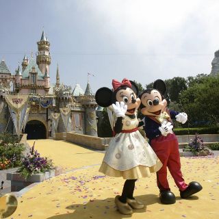 Disneyland en California cerrará al público por precaución ante coronavirus