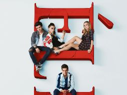 “Élite”. En medio de la letra “L”, se encuentra Claudia Salas, la actriz que interpreta a “Rebeca”, quien en entrevista, ofrece detalles de esta nueva temporada. CORTESÍA