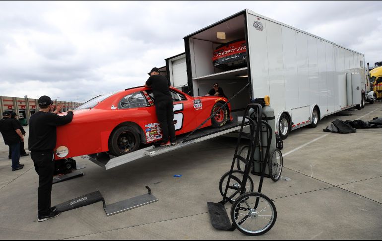 Área de garajes en el Atlanta Motor Speedway. AFP/C. Graythen