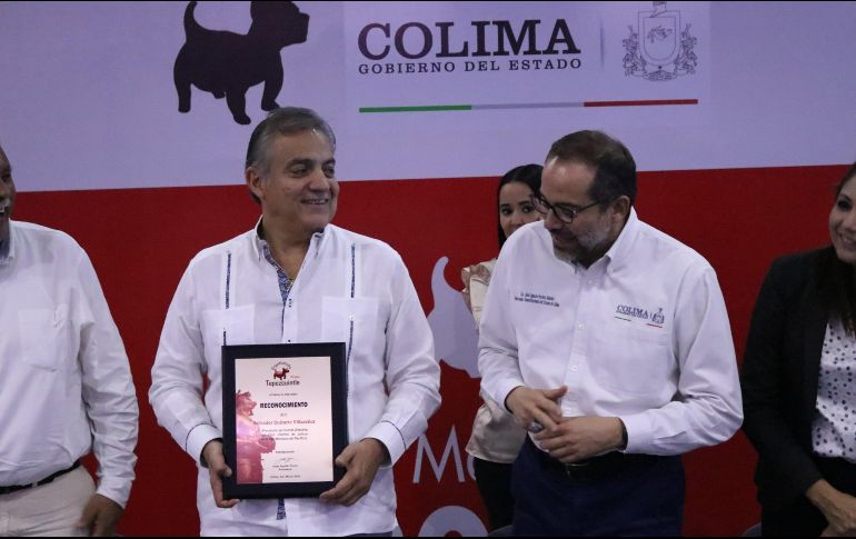 “Estamos muy contentos y honrados, recibimos el cariño y el respaldo de la afición, el apoyo del Gobernador (...) Colima es parte de la historia de Charros de Jalisco“, expresó Quirarte. TWITTER/charrosbeisbol