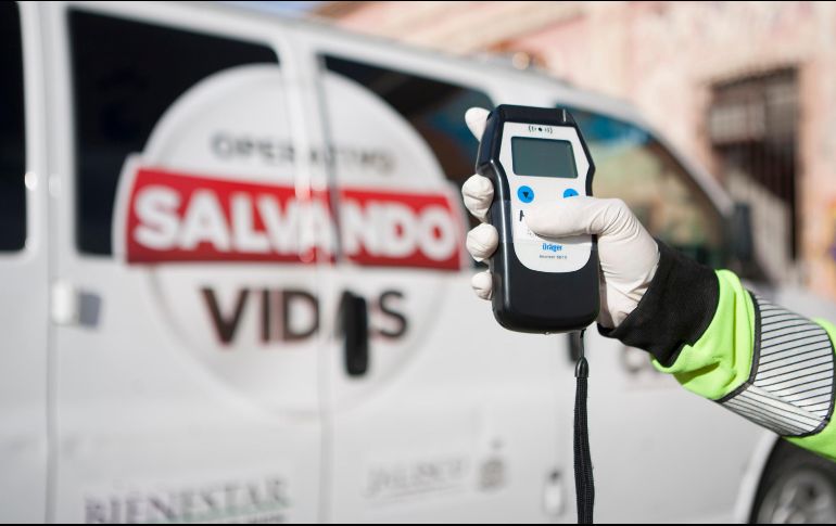 Distribuyen guantes, gel antibacterial y cubrebocas a agentes viales para que puedan continuar realizando su labor. EL INFORMADOR/ARCHIVO