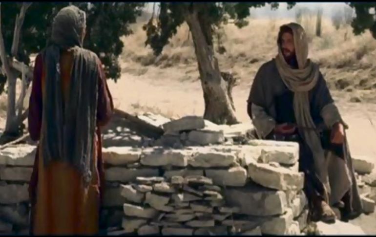 A Jesús no le preocupa que aquella mujer sea samaritana. Es una hermana más. Es hija de Dios. ESPECIAL