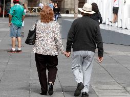 Autoridades indican que se deben evitar aglomeraciones, sin embargo, no se debe imponerles toques de queda irracionales. EL INFORMADOR / ARCHIVO