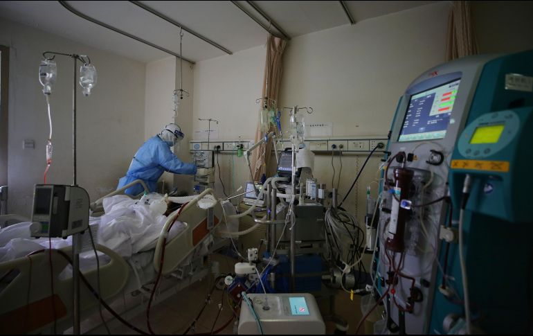 El empresario se encuentra en estado crítico en un hospital del Sur de la Ciudad de México. AFP