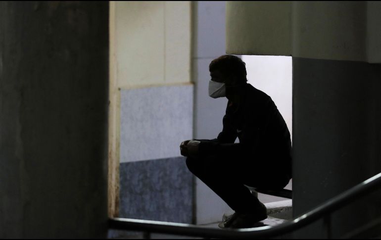 La prioridad es proteger a las personas en pobreza, señala el subsecretario de salud. AP / M. Kumar