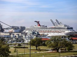 El cierre al arribo de cruceros generaría pérdidas de al menos siete millones de pesos en tan sólo un mes. AP/A. Newton