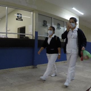 Hasta 72 horas de espera en línea de coronavirus; pagan 5 mil pesos por prueba en particular