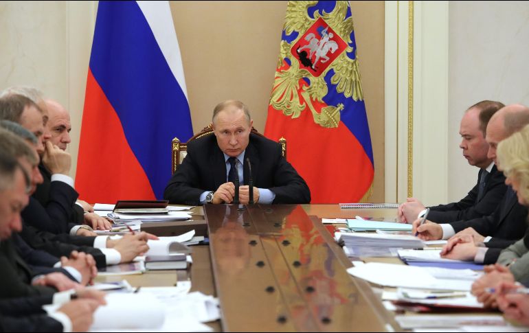 Los rusos deben responder sí o no a un solo proyecto de ley de reforma constitucional, aunque se trata de casi 200 enmiendas. EFE/M. Klimentyev