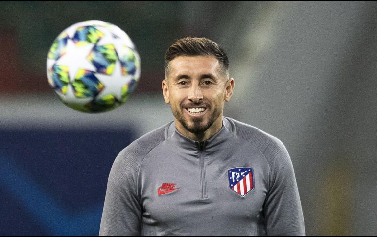 El mediocampista tijuanense aseguró que las medidas tomadas en España durante la fase uno del coronavirus no fueron las indicadas. AP / ARCHIVO