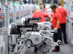 México podría revertir la caída de 9.75% que tuvo la IED automotriz al atraer capitales. AFP/S. Gollnow