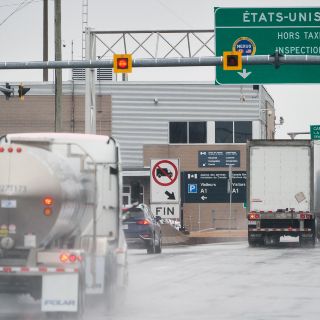 Trump anuncia el ''cierre temporal'' de la frontera con Canadá por COVID-19