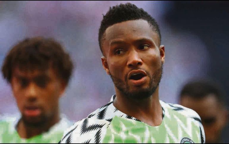 MÁS VALE QUE DIGAN AQUÍ CORRIÓ... El nigeriano John Obi Mikel se va de común acuerdo con su club. ESPECIAL