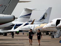 La plantilla de sobrecargos de Aeroméxico y Aeroméxico Connect deberá tomar descansos ‘sin goce de sueldo’. AFP