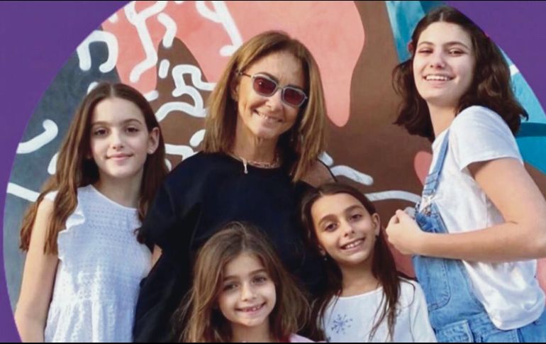 Ceci Rabinovitz, rodeada del amor de sus nietas.