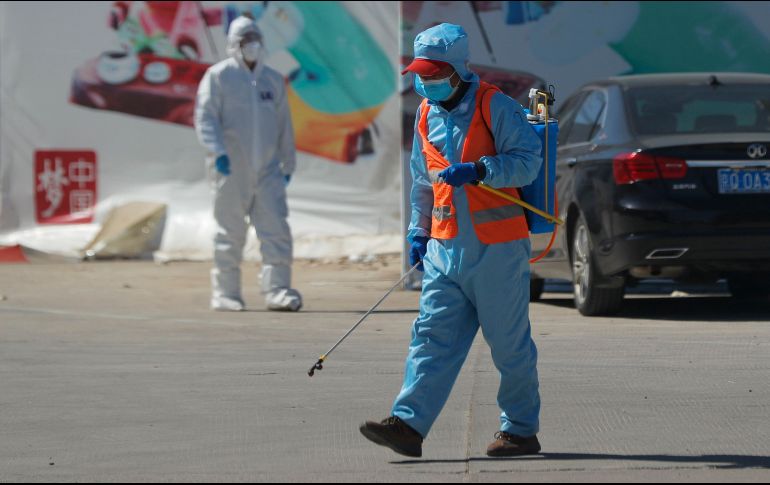 A la fecha, 939 españoles se encuentran en cuidados intensivos y se han recuperado mil 107. EFE / EPA / STR