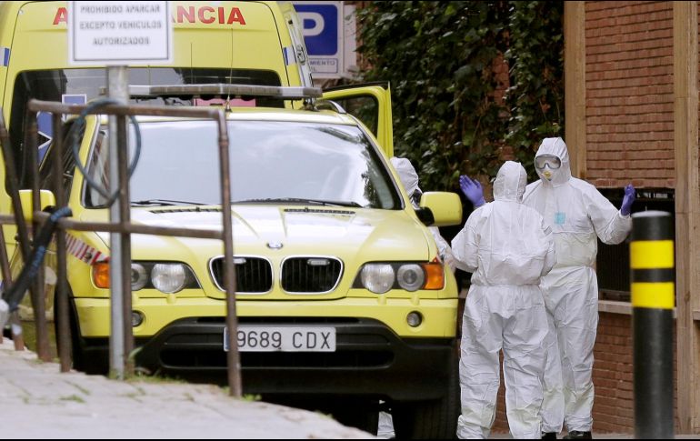 Para hacer frente al aumento de casos, se incorporó un contingente de miles de sanitarios entre estudiantes de medicina y enfermería de los últimos cursos. AP / M. Fernández