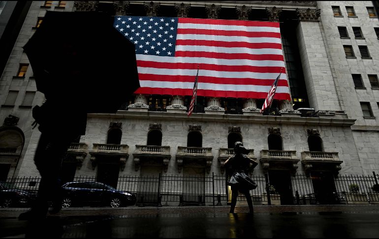 Los mercados han estado sumamente volátiles debido a la crisis desatada por el COVID-19. AFP/J. Eisele