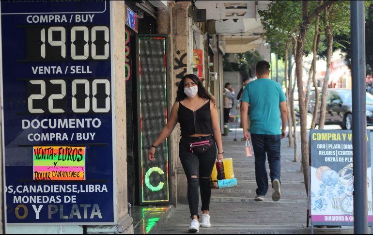 En esta zona el precio promedio del dólar ronda los 22 pesos a la venta y 19 pesos a la compra. EL INFORMADOR / E. Barrera