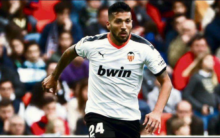 Ezequiel Garay. El argentino está entre los jugadores enfermos del equipo valenciano. EFE