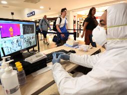 El aeropuerto internacional de Cancún, en Quintana Roo, usa cámaras térmicas para detectar si viajeros tienen fiebre. EFE/ARCHIVO