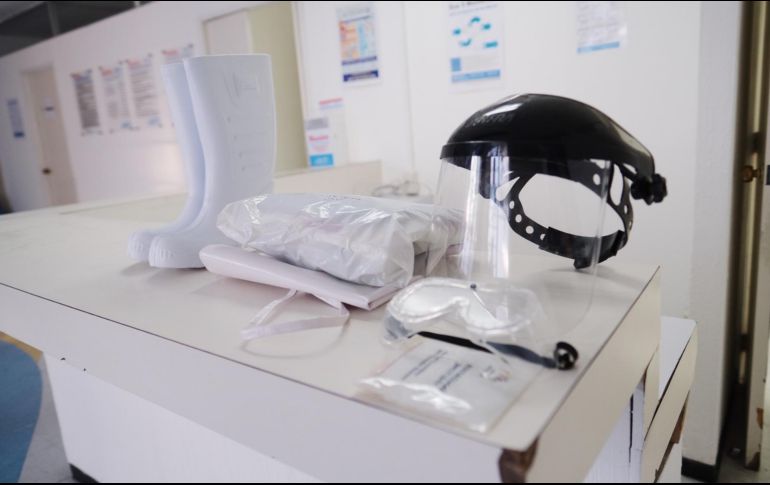Para el equipamiento del personal -que incluye un traje especial, careta, guantes, entre otros- se invirtieron seis millones 386 mil pesos. ESPECIAL / Gobierno de Jalisco