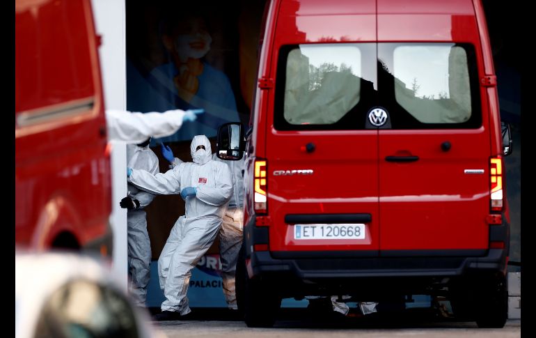 Luego de darse a conocer el anuncio, miembros de la Unidad Militar de Emergencias acudieron al lugar para acondicionarlo adecuadamente. EFE/Mariscal