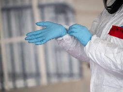 Que los trabajadores de la salud laboren bajo condiciones seguras que incluyan suficientes insumos, equipos y garantías, es una de las exigencias. AFP / J. MOORE