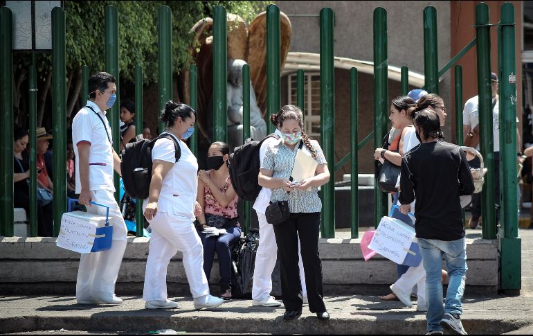 Aseguran que es el personal quien debe comprar sus propios insumos ante la contingenica, en clínica del IMSS. EL INFORMADOR / E. Barrera