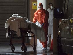 España llegó este lunes a su peor día con 462 muertos con coronavirus. EFE / M. Guillén
