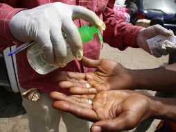 Las 300 mil botellas de gel antibacterial serán donados a la Fundación IMSS, A.C. EFE / ARCHIVO