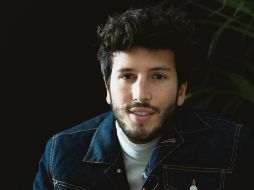 De la música a la literatura, el colombiano Sebastián Yatra, compartirá una lectura de cuentos infantiles en su Instagram. EFE