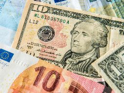 El euro frente al dólar se aprecia 0.20%, subiendo por cuarto día consecutivo. AFP / ARCHIVO