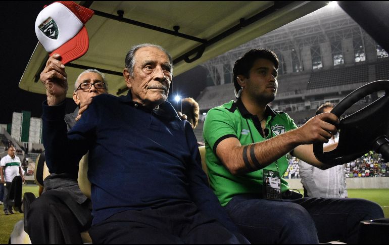 Si bien no dirigió y tampoco jugó en cualquiera de las dos instituciones tapatías, su legado fue reconocido y ambos conjuntos expresaron sus condolencias a sus familiares y allegados. IMAGO7