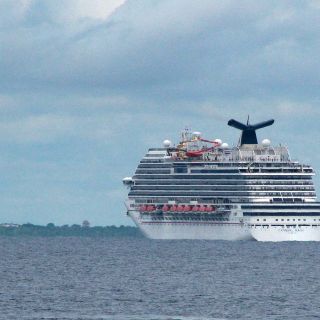 Suspensión de navieras ‘hundirá’ la derrama de cruceros en México