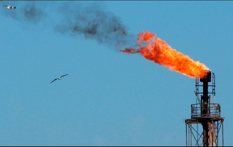 Los contratos de futuros del WTI para entrega en mayo restaron 1.89 dólares respecto a la sesión previa del miércoles. EFE/ARCHIVO