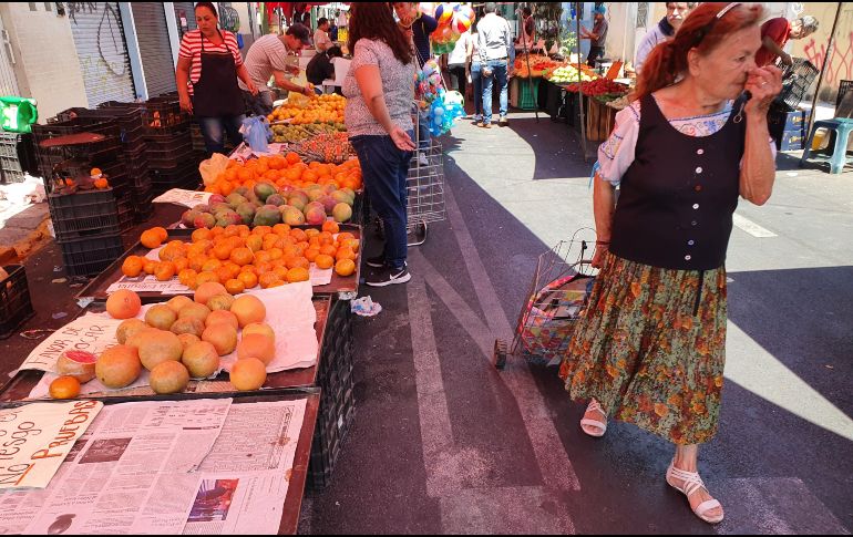 El ayuntamiento zapopano condonará el pago de permisos por uso de piso y basura hasta el 30 de junio de 2020. EL INFORMADOR / ARCHIVO