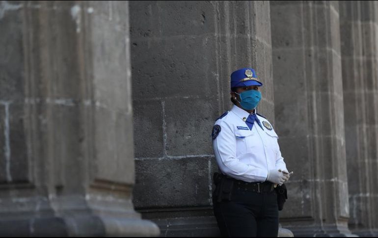 Detallan que una de las víctimas mortales, de 42 años, no tenía antecedentes de viaje al extranjero pero tuvo contacto con paciente positivo a COVID-19. EFE/S. Gutiérrez