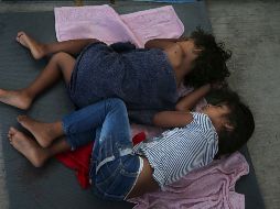 Diversos organismos han advertido sobre el peligro que corren los menores en los centros de detención ante el rápido avance del COVID-19. AP/ARCHIVO