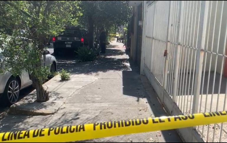 Elementos policiales confirmaron que había un cuerpo en el lugar envuelto en cobijas, del cual destilaba sangre. ESPECIAL