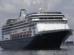 La compañía, del grupo Carnival, dijo que confía en que el Zandaam llegará al Puerto Everglades el 30 de marzo. EFE/C. Lemos