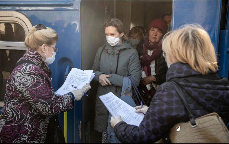 Quedará ''restringida temporalmente'' la circulación por los pasos fronterizos terrestres, ferroviarios, fluviales, peatonales y mixtos, incluidos los del sector terrestre de frontera ruso-bielorrusa. EFE / S. ilnitsky